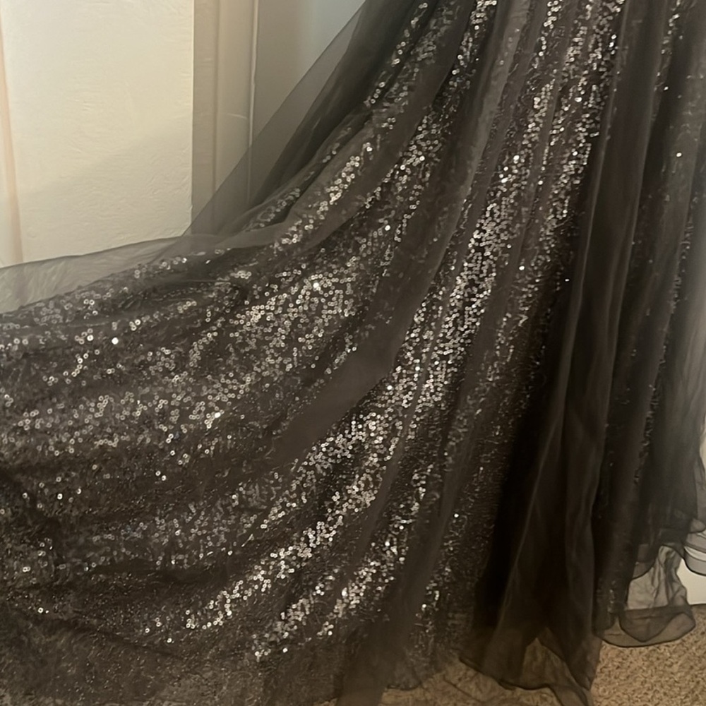 Le Femme Formal Evening Dress - Picture 8 of 16